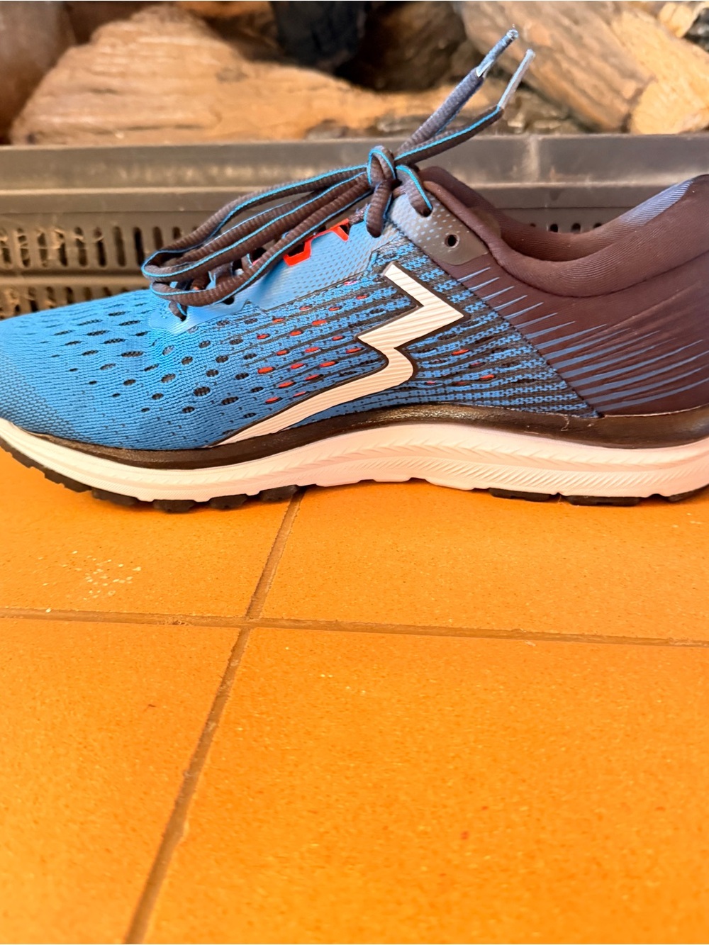Men's Blue Athletic Running Shoes with Charcoal Details - Picture 6 of 13
